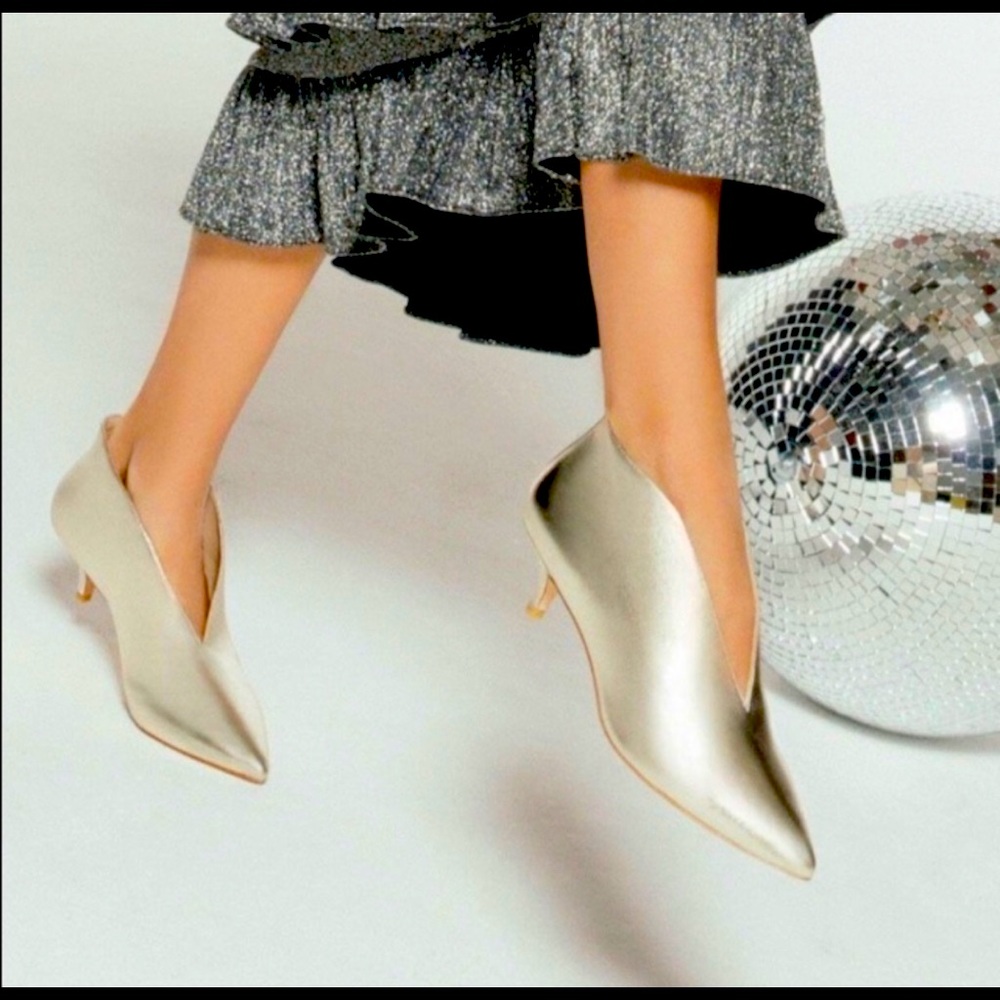 POUR LA VICTOIRE Kora Kitten Heel Booties NIB
